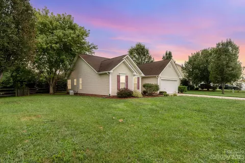 3002 Trellis Ln, Monroe, NC 28110