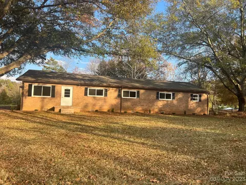 5846 Rest Home Rd, Claremont, NC 28610