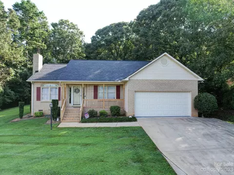 123 Harbor Point Dr, Cherryville, NC 28021