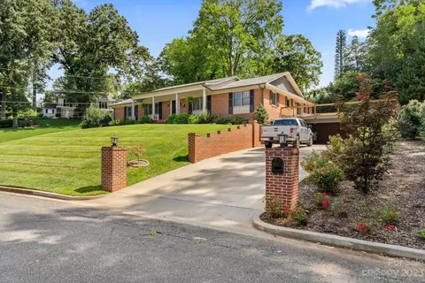 102 Hillside 2122 Ln #21/22, Morganton, NC 28655