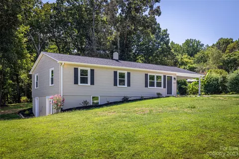 132 Piercy Ave, Morganton, NC 28655