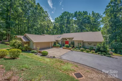 5 Jackson S Grv S, Landrum, SC 29356
