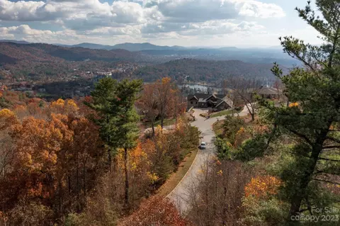 167 Summit Tower 236 Cir #236, Asheville, NC 28804
