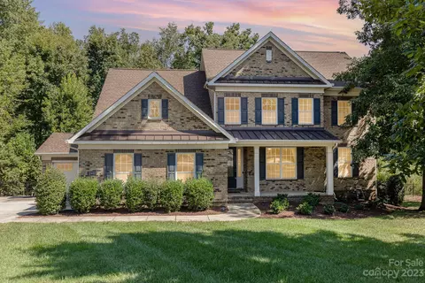 12403 Elkhorn Dr, Charlotte, NC 28278