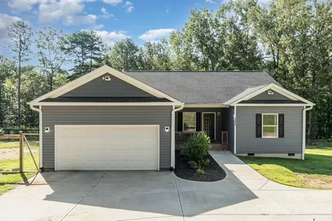 1424 Crescent St, Monroe, NC 28112