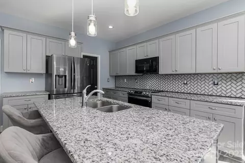 1424 Crescent St, Monroe, NC 28112 photo 9