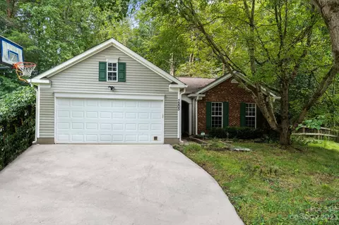 7205 Preakness Stakes Ln, Charlotte, NC 28215