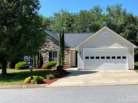 164 Cottage Ridge Rd, Fletcher, NC 28732