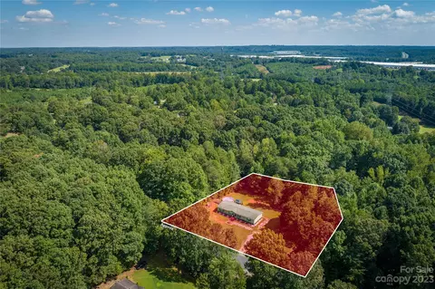 1498 Maiden Wood Cir, Maiden, NC 28650