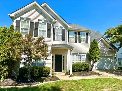 13442 Planters Row Dr, Charlotte, NC 28278