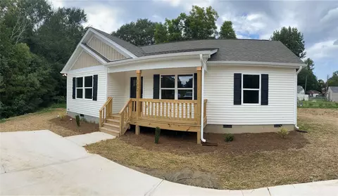112 Dye St, Clover, SC 29710 photo 4