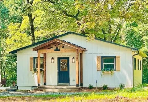 3987 Three Forks Church Rd, Taylorsville, NC 28681