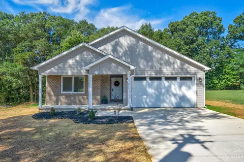 216 Jonas Dr, Lincolnton, NC 28092