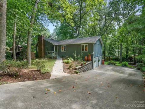 19 Hickory Hills Dr, Arden, NC 28704