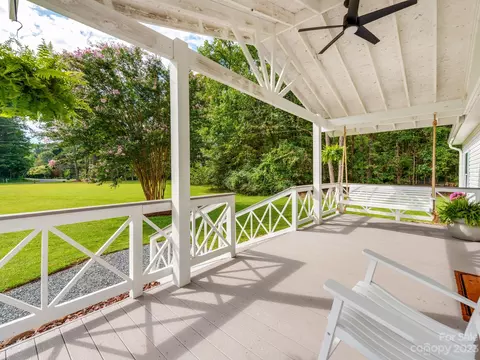 2480 Cimarron Cir, Midland, NC 28107 photo 3