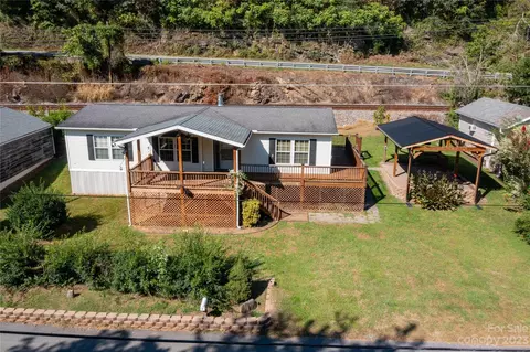 68 Rollins Rd, Marshall, NC 28753