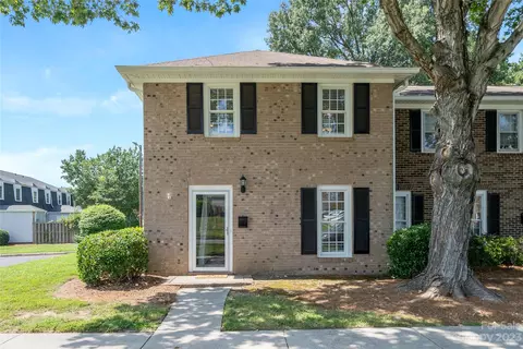 8056 Regent Park Ln, Charlotte, NC 28210