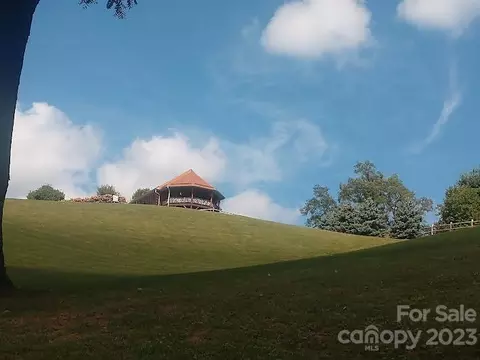 2569 Utah Mountain Rd, Waynesville, NC 28785