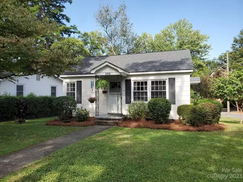 300 Circle Ave, Charlotte, NC 28207