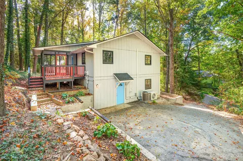 13 Ben Franklin Ln, Asheville, NC 28805