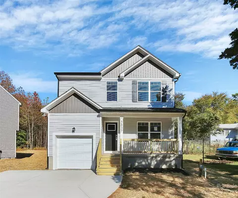 8028 Linda Lake Dr, Charlotte, NC 28215