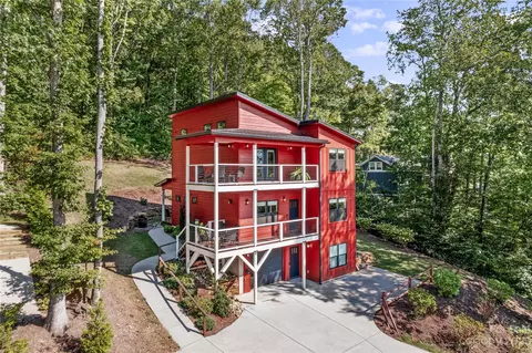 208 Pine Hill Dr, Swannanoa, NC 28778