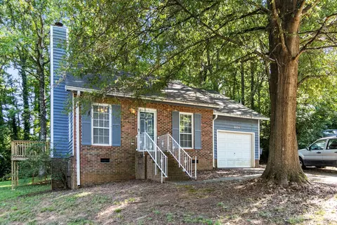 6024 Crosswood Ct, Charlotte, NC 28215