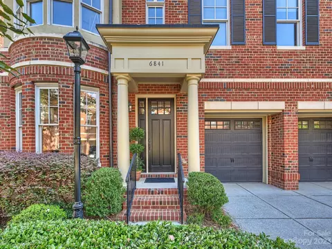 6841 Louisburg Square Ln, Charlotte, NC 28210