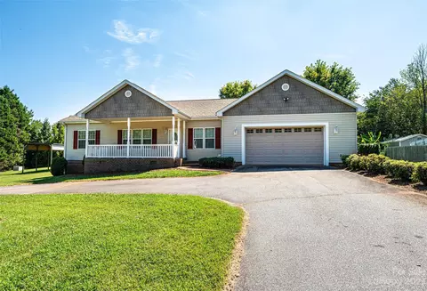 1503 Kelley Ct, Conover, NC 28613 photo 4