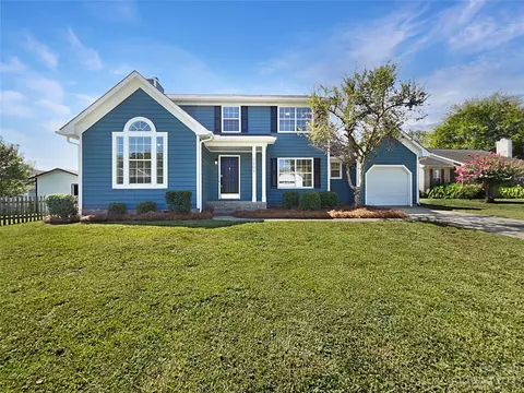 3208 Bracey Ct, Matthews, NC 28105