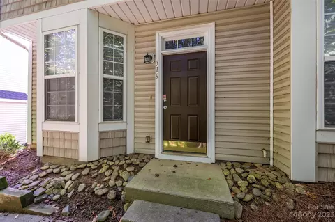 319 Alabarda Ln, Charlotte, NC 28273
