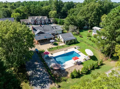 2225 15th Ne Ave, Hickory, NC 28601