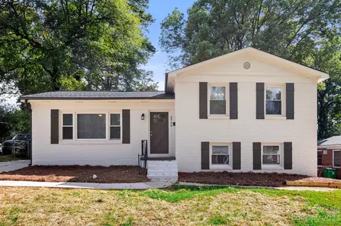 3925 Paisley Pl, Charlotte, NC 28208