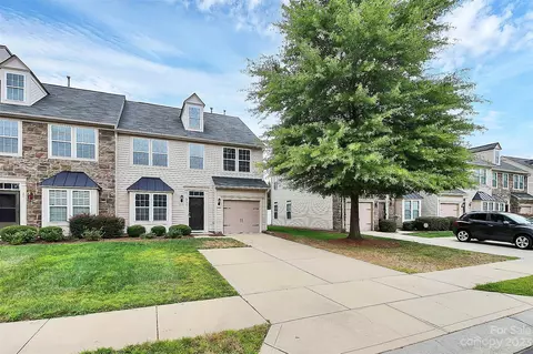 5735 Mossdale Ln, Charlotte, NC 28278