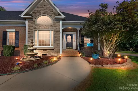 106 Glen View Dr, Cherryville, NC 28021