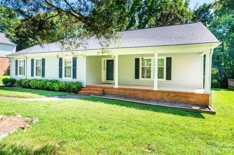 9120 Joyce Kilmer Dr, Charlotte, NC 28213