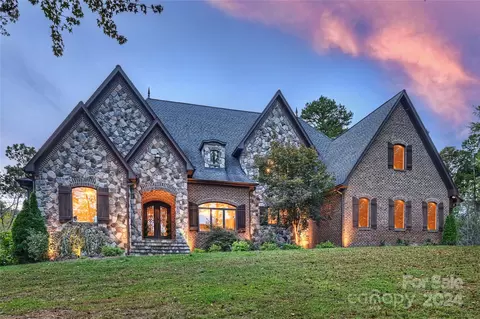 141 Huncoat Hollow Ln, Iron Station, NC 28080