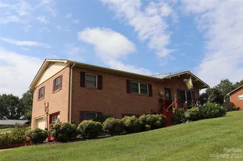 4546 Magnolia Ln, Hudson, NC 28638