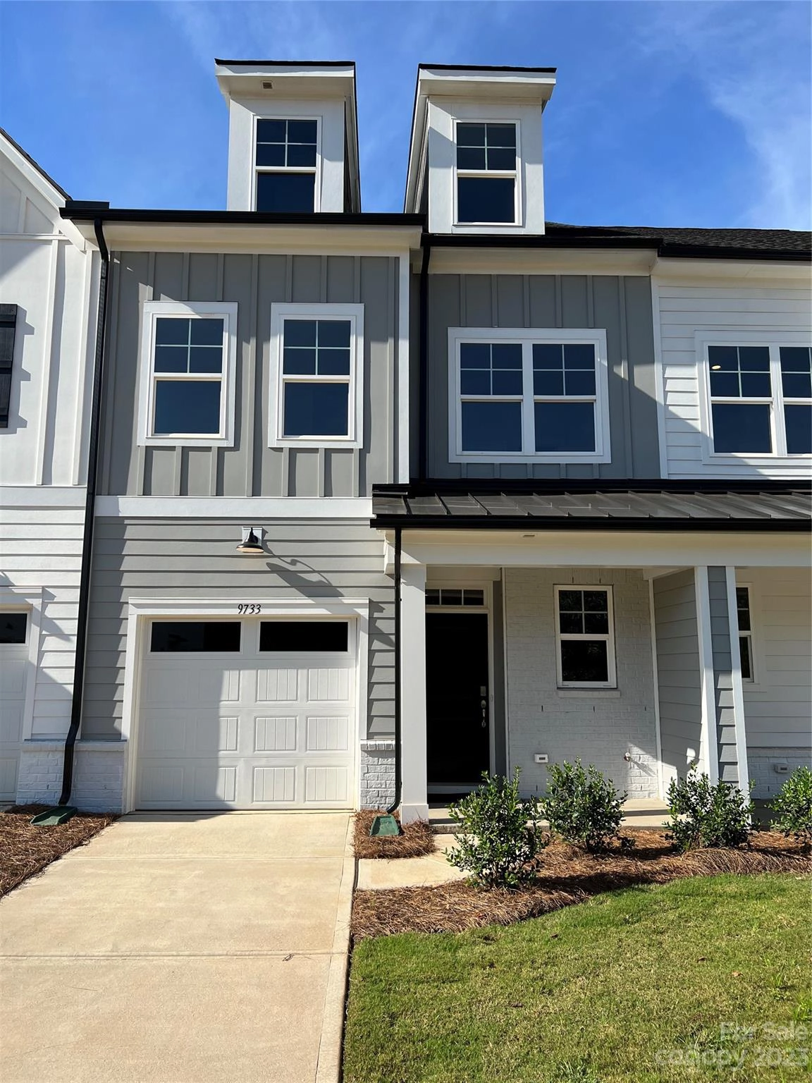 9733 Munsing 102 Dr Unit 102  