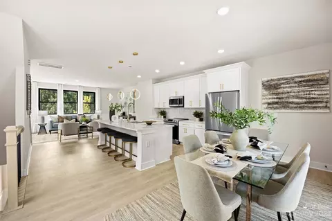9127 Galleria Towns Dr, Charlotte, NC 28270