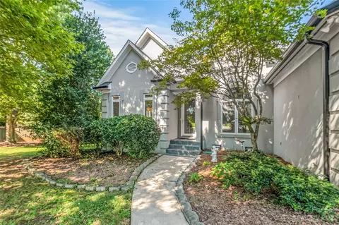 900 Sydney Dr, Charlotte, NC 28270