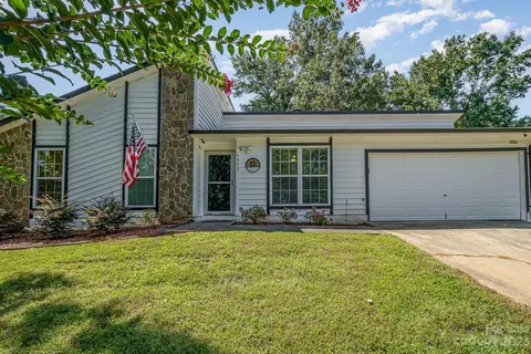 4952 Cricklewood Ln, Charlotte, NC 28212