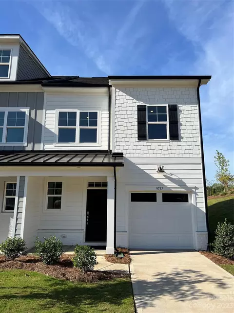 9737 Munsing 101 Dr #101, Charlotte, NC 28269