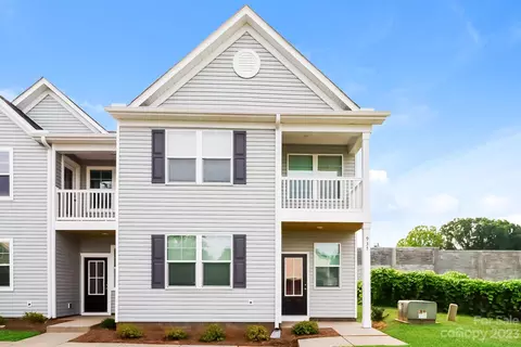 925 Ranchero St, Statesville, NC 28677
