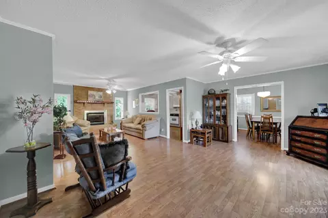 1860 Robin Dr, Lancaster, SC 29720 photo 4