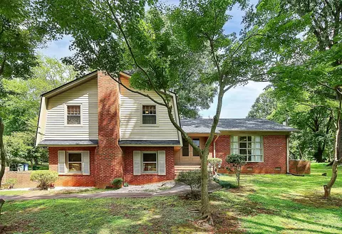 6326 Farmlake Dr, Mint Hill, NC 28227
