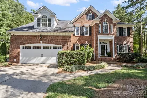 8903 Horsecroft Ct, Waxhaw, NC 28173