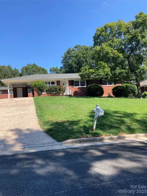 814 N 11th St, Albemarle, NC 28001