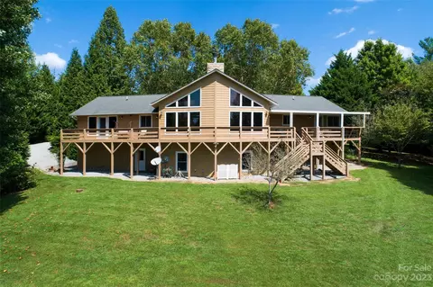 118 Falling Creek Dr, Nebo, NC 28761
