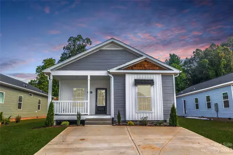 106 Bellamy Rd, Asheville, NC 28806